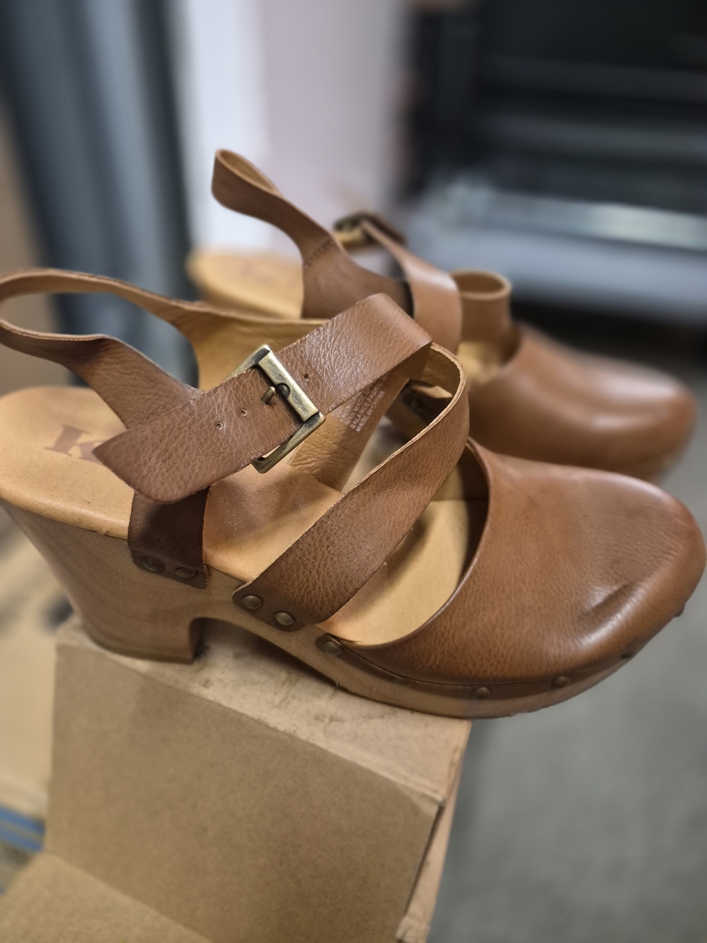 Vintage Tan Leather Slingback Clogs with Buckle